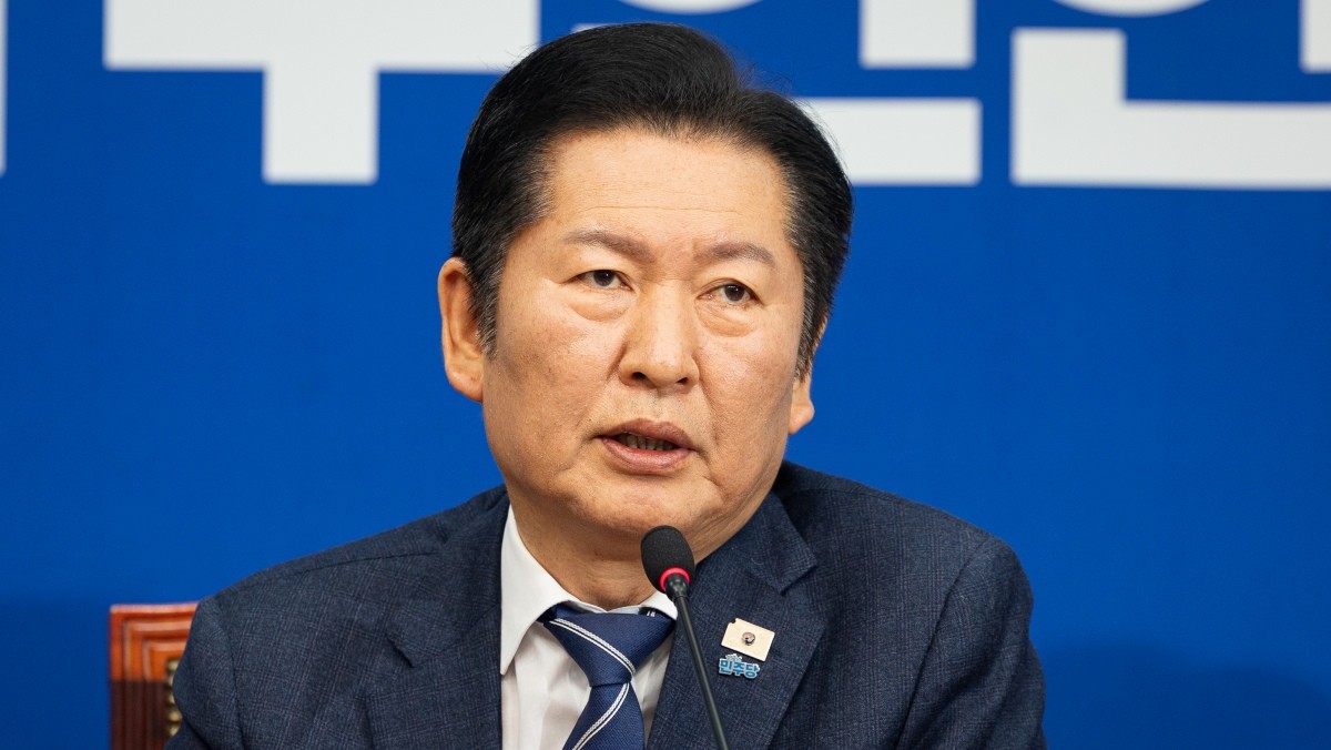 정청래 더불어민주당 대표가 4일 서울 여의도 국회에서 열린 최고위원회의에서 모두 발언을 하고 있다. / 뉴스1