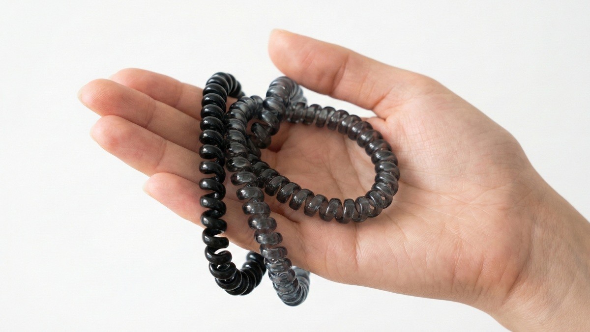 AI가 생성한 자료사진. 늘어난 머리끈도 다시 이용할 수 있다.