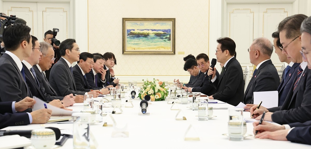 이재명 대통령이 4일 청와대에서 열린 청년일자리와 지방투자 확대를 위한 기업간담회에서 발언을 하고 있는 모습 / 뉴스1