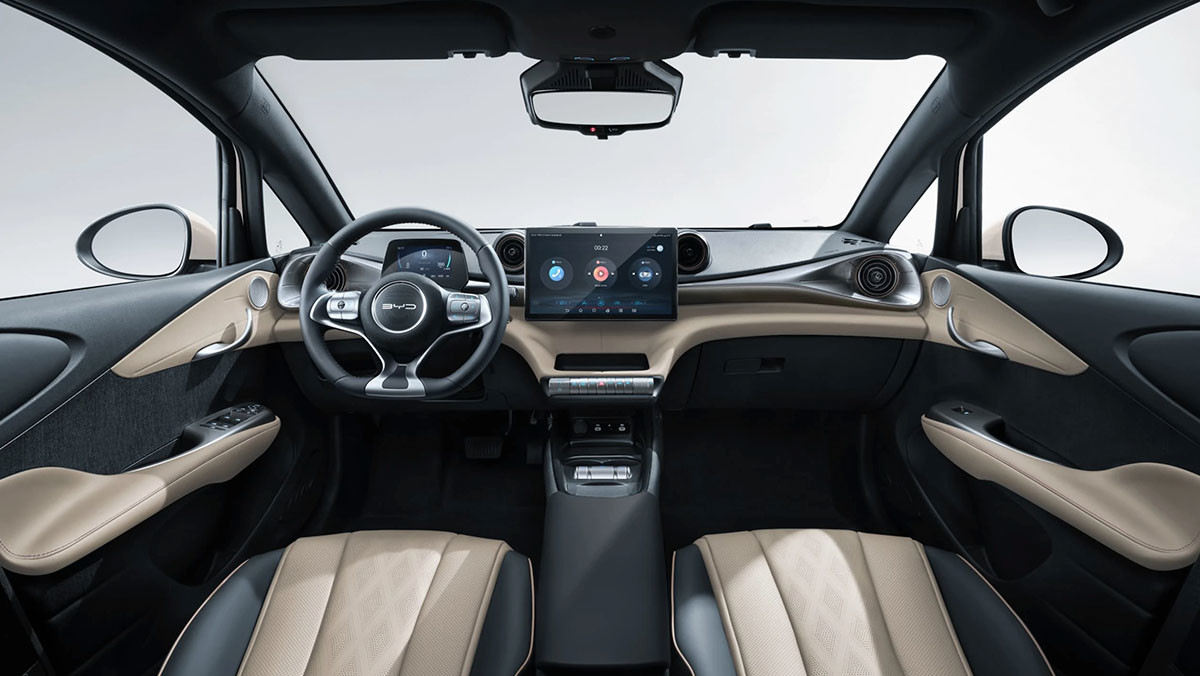 돌핀의 실내. / BYD