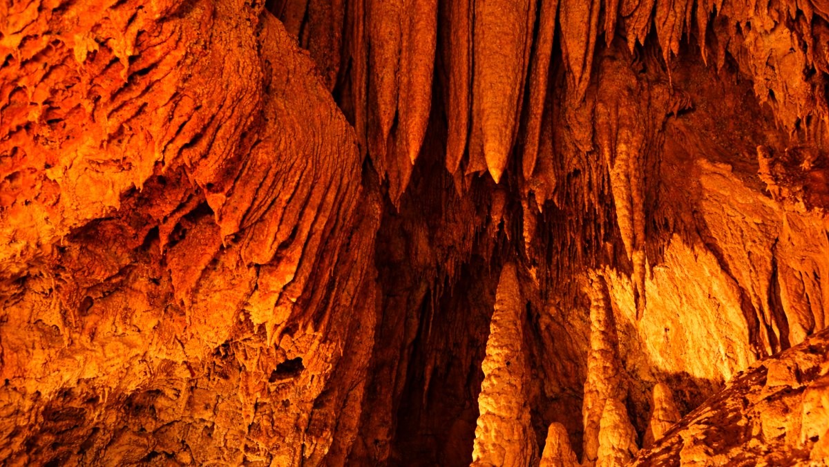 천곡황금박쥐동굴. 기사 내용 토대로 AI툴 활용해 제작한 자료사진.