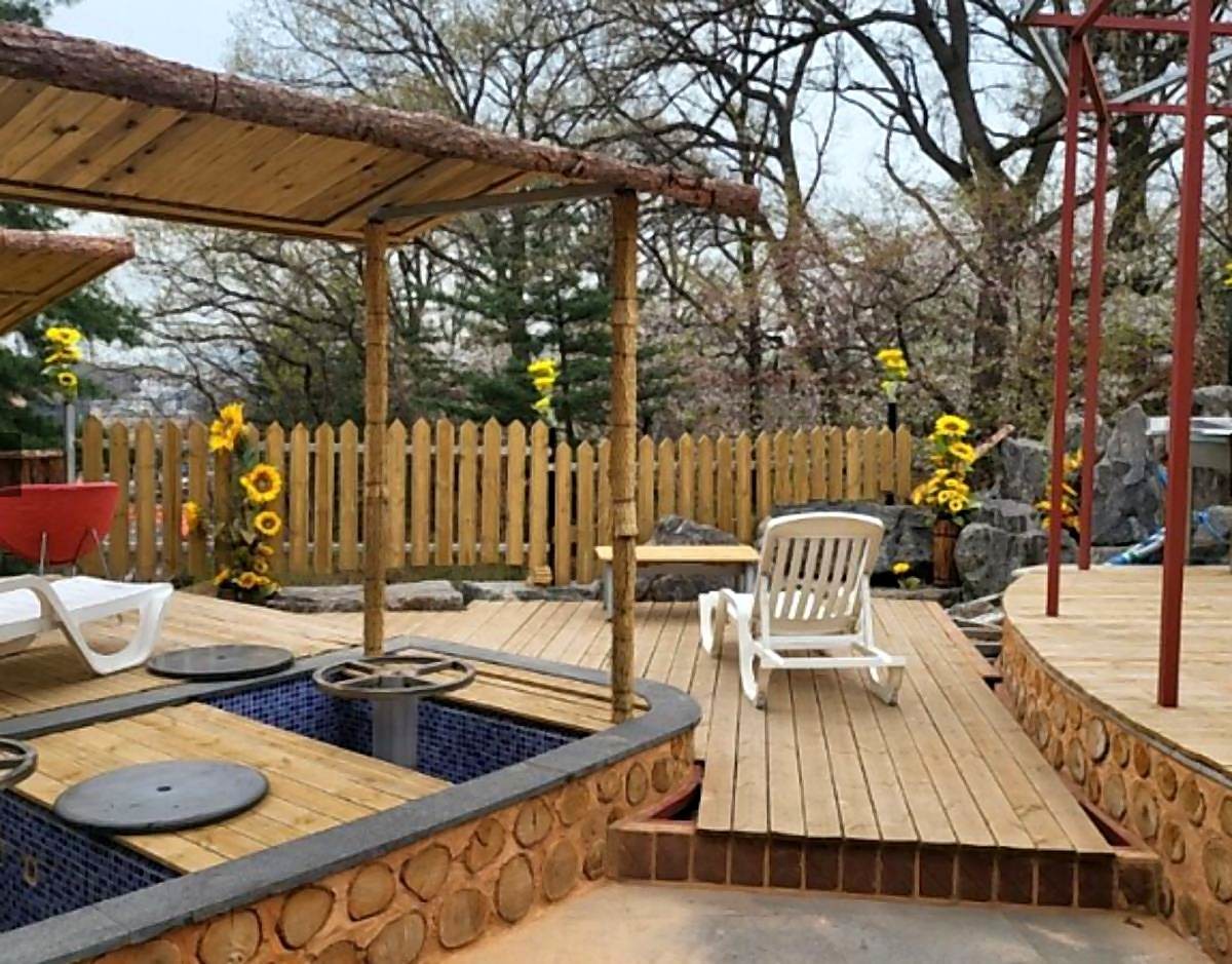 야외 모습 / 홍삼 스파 참숯가마 사우나