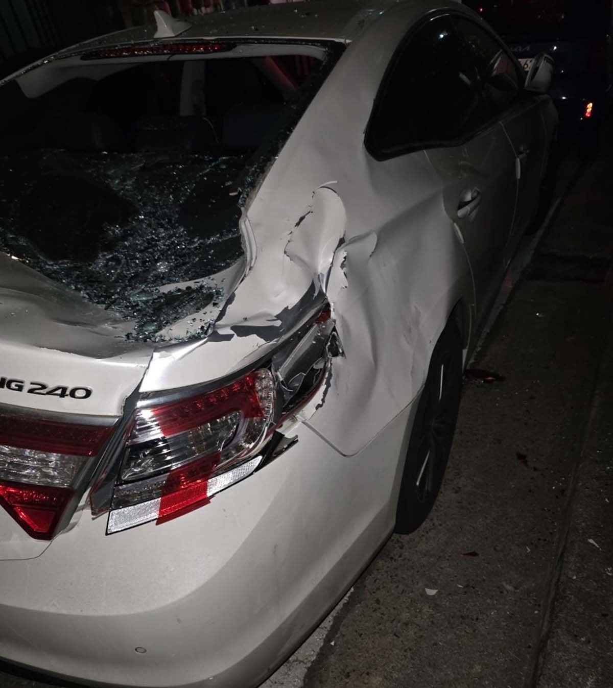 피해를 입은 차량. / 보배드림