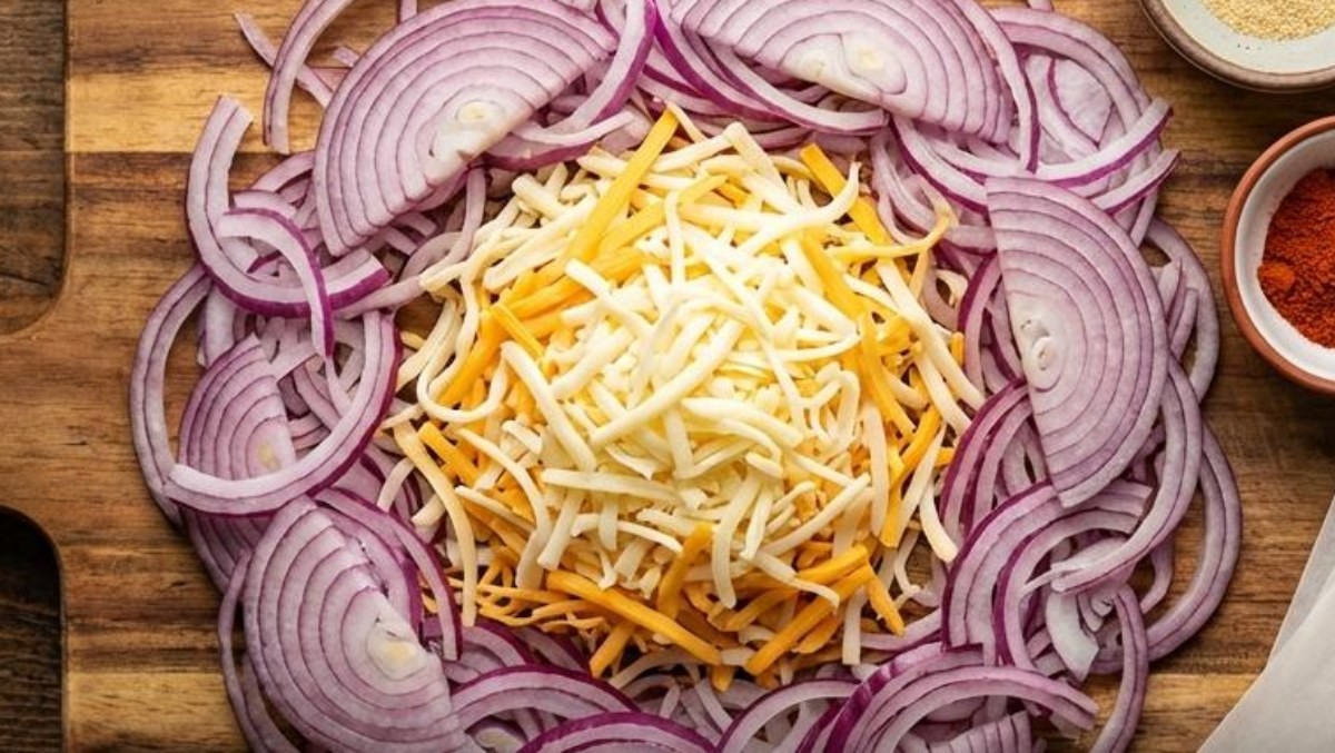 치즈와 양파. AI가 생성한 자료사진.