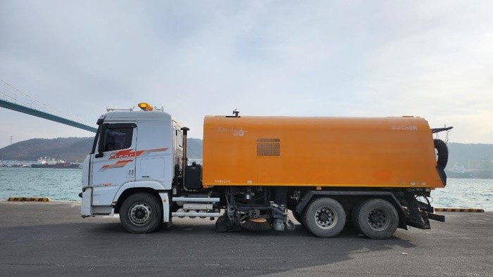 울산항만공사가 제7차 미세먼지 계절관리제 시행 기간 동안 울산항의 대기질 개선을 위해 비산먼지 저감과 현장 관리 강화에 나선다. / 사진제공=울산항만공사