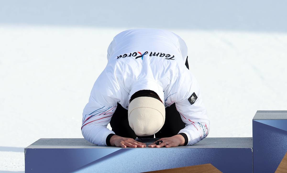 '값진 은메달' 김상겸, 국민 여러분께 큰 절 올립니다 / 뉴스1