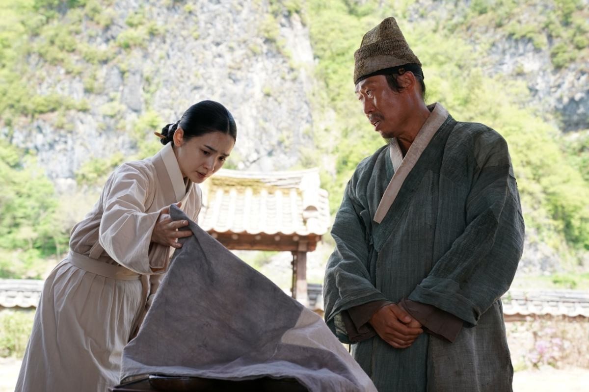 '왕과 사는 남자' 전미도, 유해진. / 쇼박스 제공