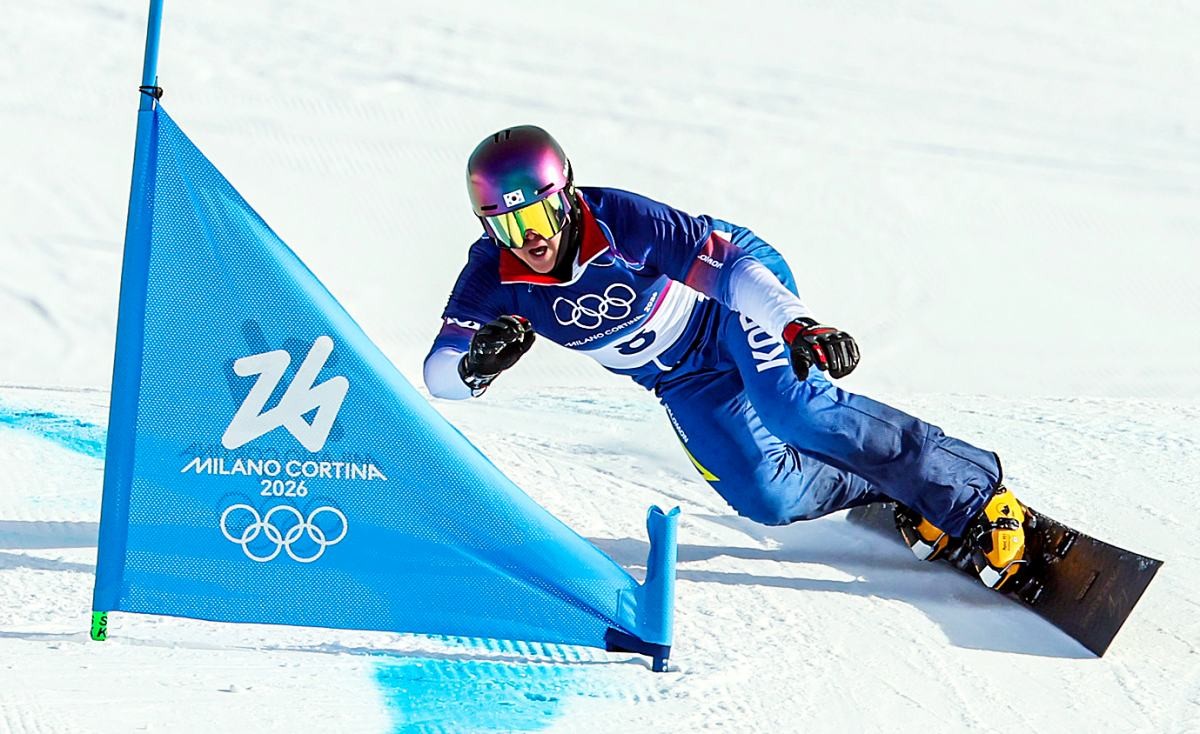 폭풍질주 중인 스노보드 김상겸. / 뉴스1