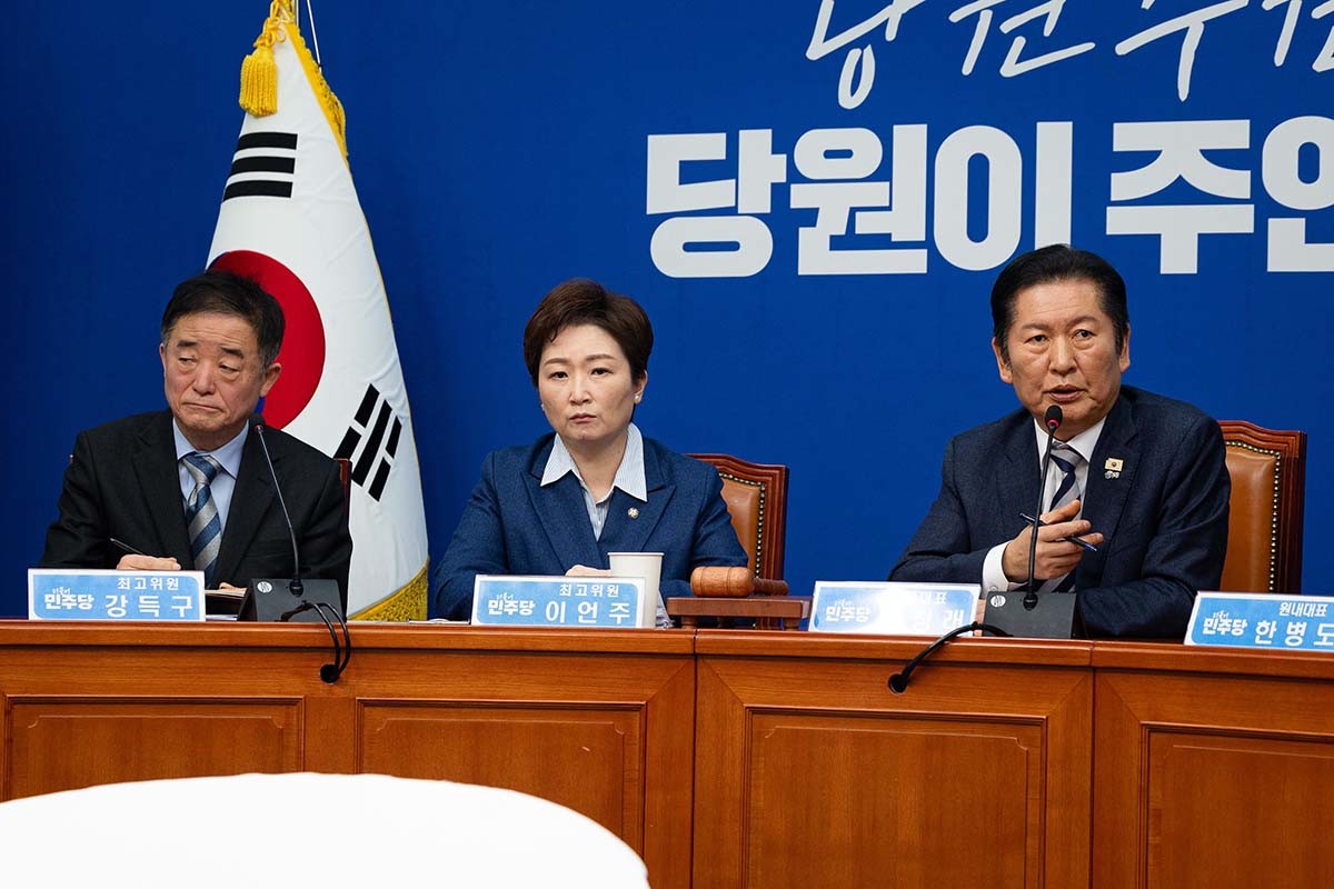 정청래 더불어민주당 대표가 9일 서울 여의도 국회에서 열린 최고위원회의에서 마무리 발언을 하고 있다. /뉴스1