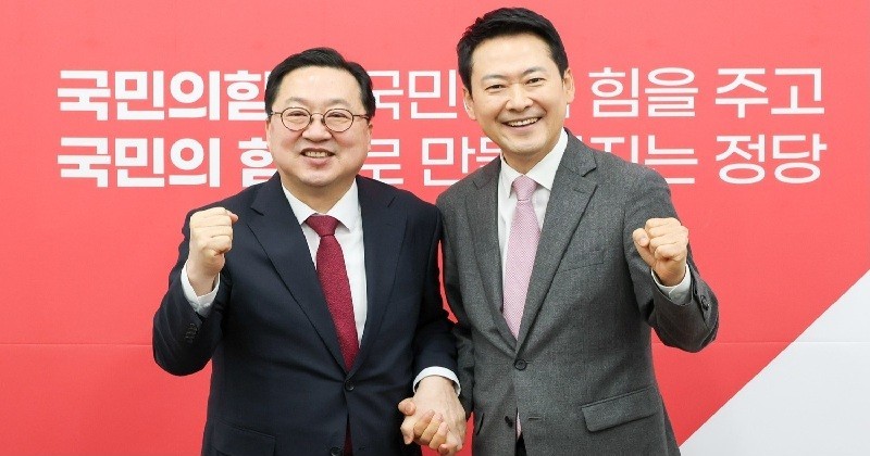 이장우 대전시장이 9일 국회를 방문해 장동혁 국민의힘 대표와 만나 대전·충남 행정통합 특별법안 추진 방안을 논의하고 기념촬영을 하고 있다./사진=대전시