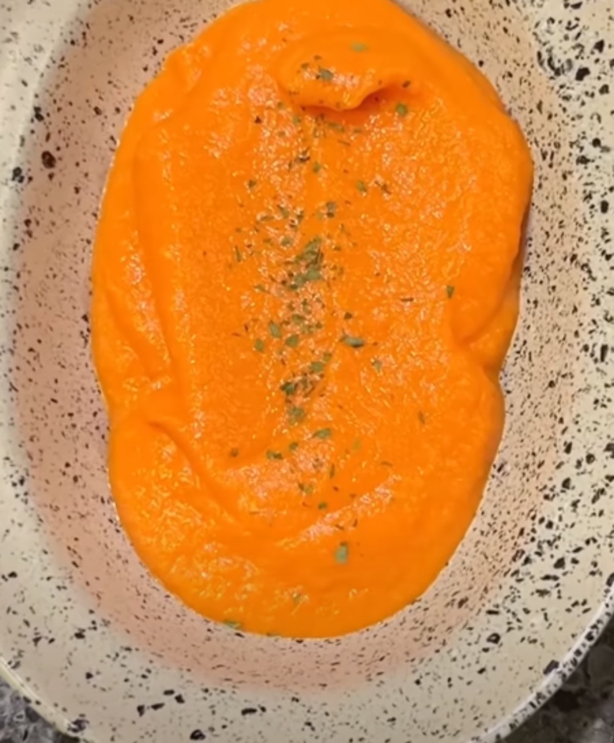 완성된 당근 수프 / 유튜브 '먹짱다이어터'