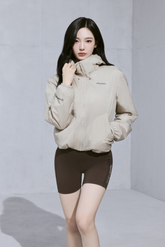 에스파 ‘닝닝’ 신규 앰배서더 발탁… ‘액티브 웰니스’ 라이프스타일 제안 / 디스커버리 제공