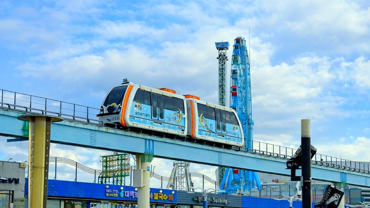 월미바다열차. 기사 내용 토대로 AI툴 활용해 제작한 자료사진.