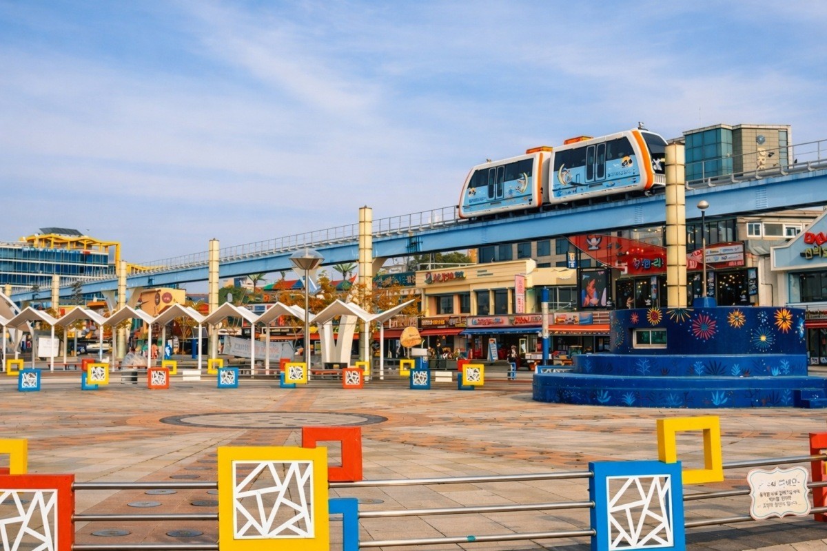 월미바다열차. 기사 내용 토대로 AI툴 활용해 제작한 자료사진.