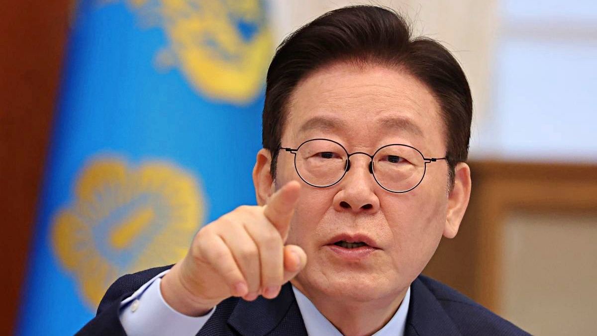 이재명 대통령이 10일 청와대에서 열린 국무회의에서 발언을 하고 있다. 자료사진. / 뉴스1