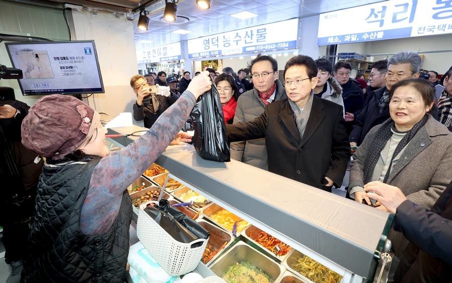 이철우 도지사 영덕전통시장 장보기/경북도