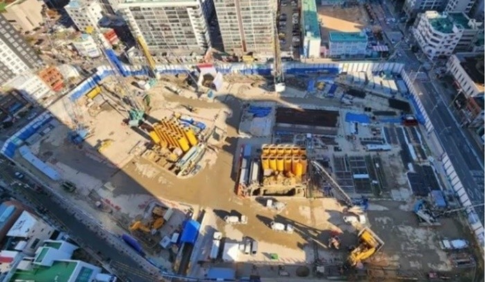 범천1-1구역 재개발 사업은 문현금융단지 부산국제금융센터(BIFC) 인근 부산진구 범천동 850-1 일원 23만6354㎡ 용지에 지하 6층~지상 49층 규모의 공동주택 8개 동 1323세대와 오피스텔 188실, 상업시설 등을 짓는 개발사업이다.  / 사진제공=조합원