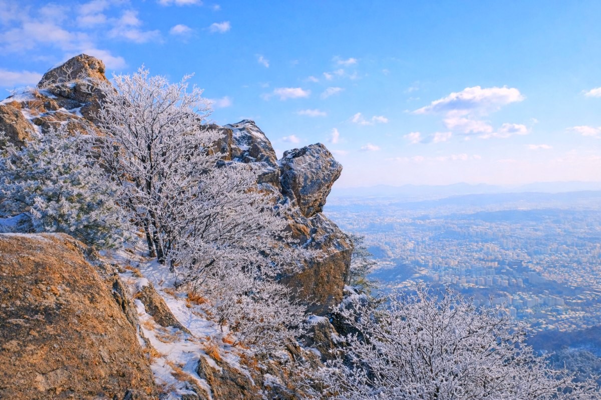 광교산. 기사 내용 토대로 AI툴 활용해 제작한 자료사진.
