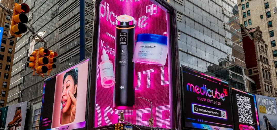 미국 타임스퀘어 내 메디큐브 옥외 광고 진행 / 에이피알
