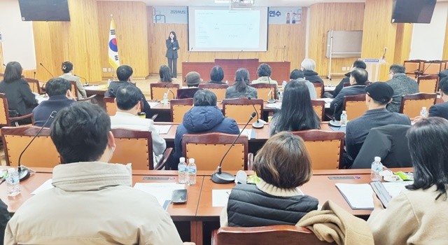 광주서부교육지원청은 지난 11일 광주학생독립운동기념회관 학생의회실에서 ‘2026학년도 학교폭력 전담조사관’ 위촉 대상자를 상대로 역량 강화 연수를 진행했다.