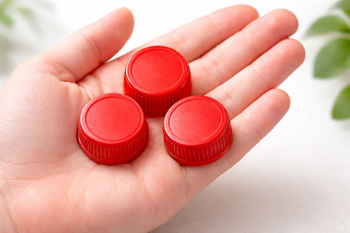 페트병 병뚜껑 모습. 기사 이해를 돕기 위해 AI를 활용해 제작한 자료 사진입니다. 실제 모습과 다소 차이가 있을 수 있습니다.