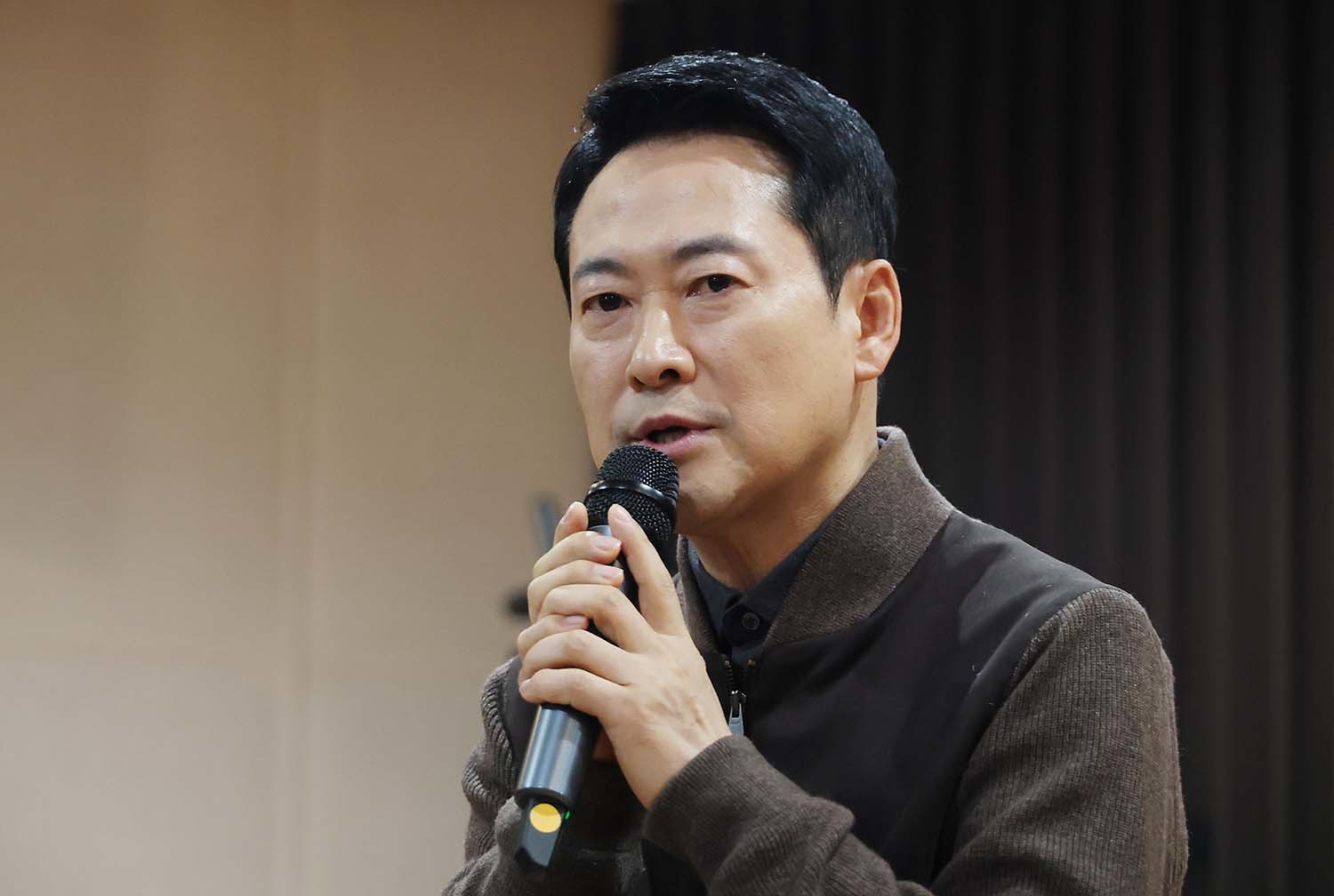 장동혁 국민의힘 대표가 13일 오전 서울 중구 중림종합사회복지관에서 열린 약자와의동행위원회 설맞이 봉사활동에서 인사말을 하고 있다. / 뉴스1(공동취재)