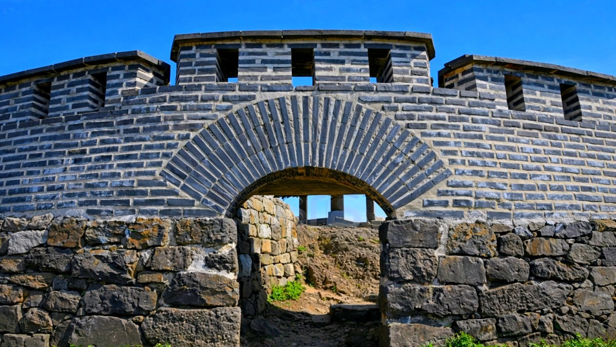 김포 문수산성. 기사 내용 토대로 AI툴 활용해 제작한 자료사진.