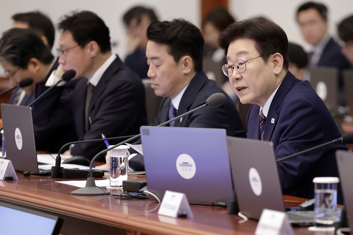 수석보좌관회의에 참석한 이재명 대통령 / 뉴스1