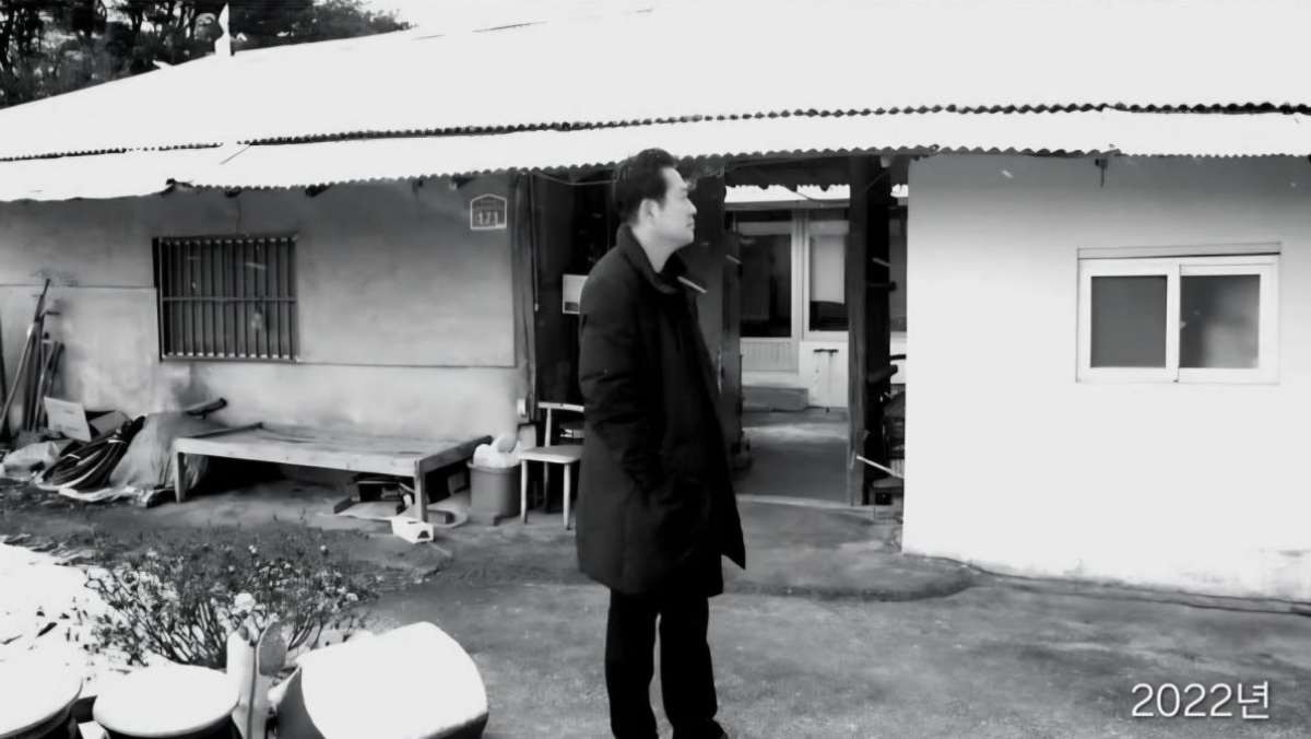 '불효자는 웁니다'라는 말과 함께 장동혁 국민의힘 대표가 16일 오전 올린 사진1. / 장동혁 대표 페이스북