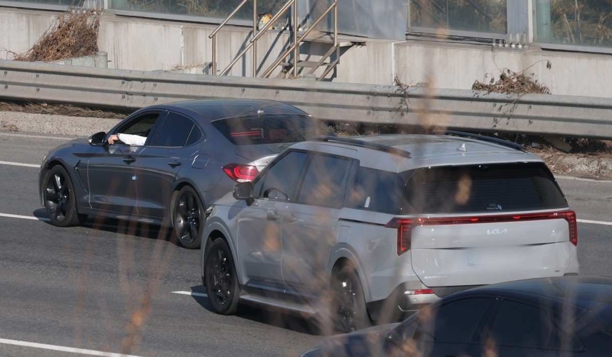 버스전용차로 위반 차량 단속하는 암행순찰차. 기사의 이해를 돕기 위한 사진 / 뉴스1