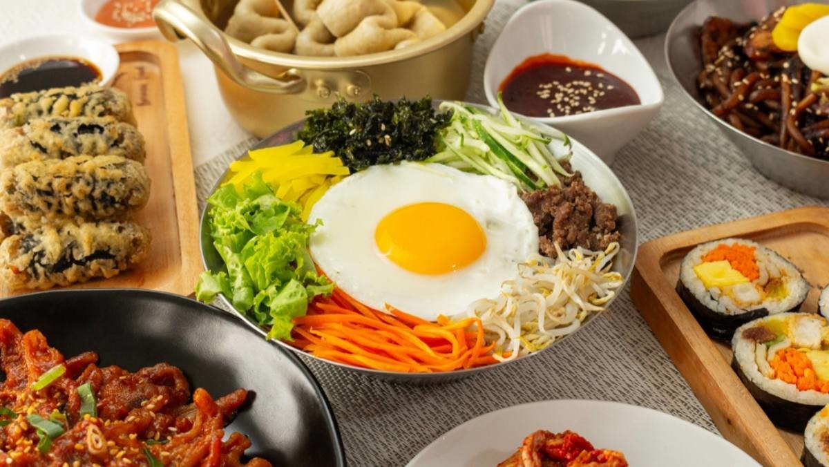 다양한 한식들 / Habs Photography-shutterstock.com