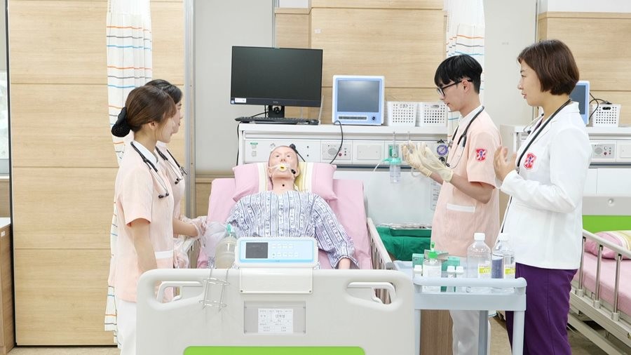 계명문화대학교 간호학과 학생들이 실습에 참여하고 있다. / 게명문화대 제공