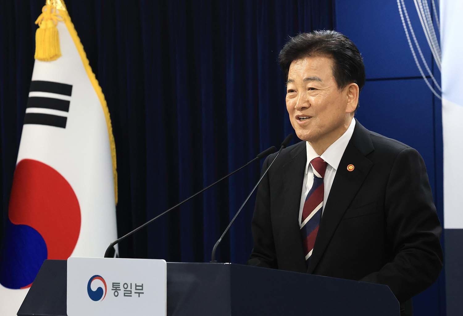 정동영 통일부 장관이 18일 서울 종로구 정부서울청사에서 무인기 사건 관련 입장 및 재발방지대책 추진 계획을 발표하고 있다. / 뉴스1