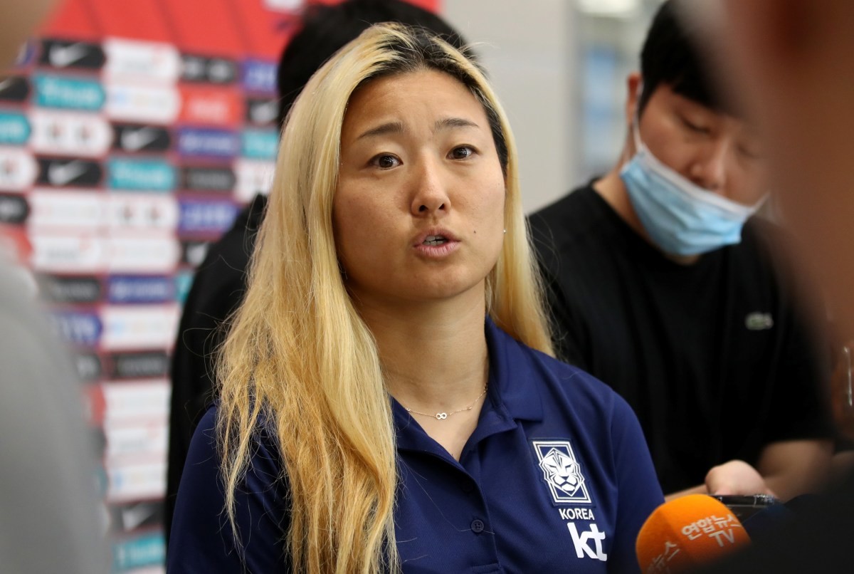 한국 여자 축구 레전드 조소현(할리팩스)이 중국 여자 축구 국가대표팀의 '프라다' 맞춤 단복 사진을 올리며 '한국은 이런거 없나?'라고 반문했다. / 뉴스1