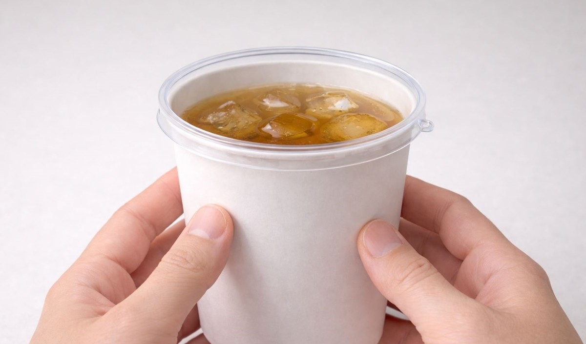 프링글스통 플라스틱 뚜껑을 일회용 종이컵에 끼운 모습. 기사 이해를 돕기 위해 AI를 활용해 제작한 자료 사진입니다. 실제 모습과 다소 차이가 있을 수 있습니다.