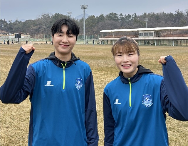강진 스완스 소속 손화연·송재은
