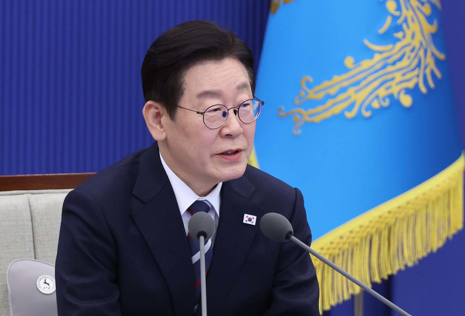 이재명 대통령이 19일 청와대에서 열린 수석보좌관회의에서 발언을 하고 있다. /뉴스1 (청와대통신사진기자단)