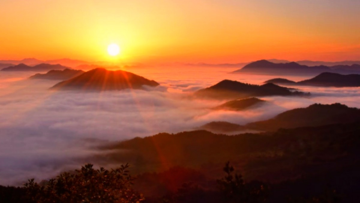 용암사에서 바라본 일출. / 옥천군청 공식 블로그