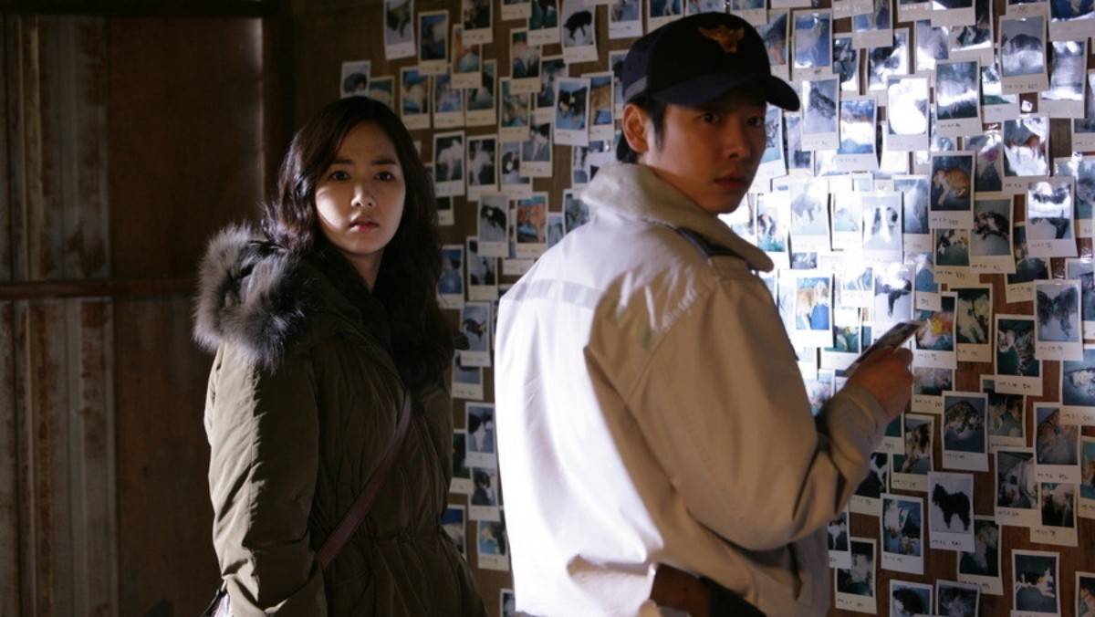 '고양이: 죽음을 보는 두 개의 눈' 스틸컷. 영화는 2011년 7월 개봉해 약 67만 관객을 모집한 공포물이다. 배우 박민영과 김동욱 등이 출연한다. / NEW