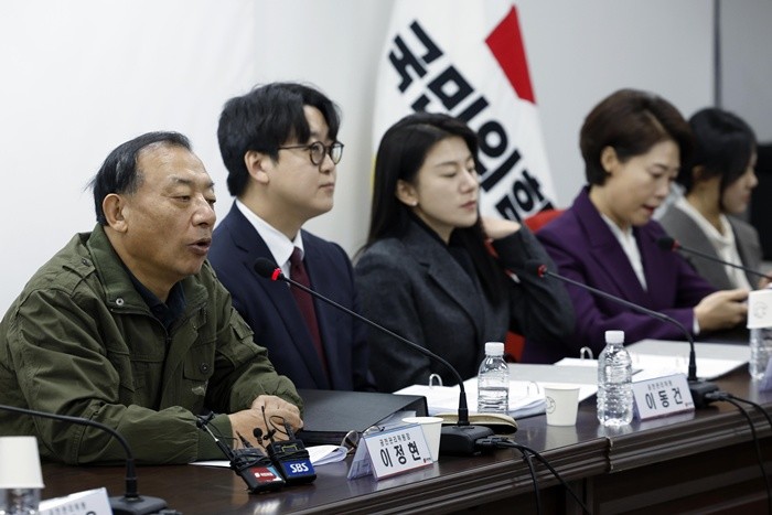 이정현 국민의힘 공천관리위원장이 20일 오전 서울시 영등포구 여의도 국민의힘 당사에서 열린 제9회 전국동시지방선거 중앙당 공천관리위원회 제1차 회의에서 모두 발언을 하고 있다. / 뉴스1