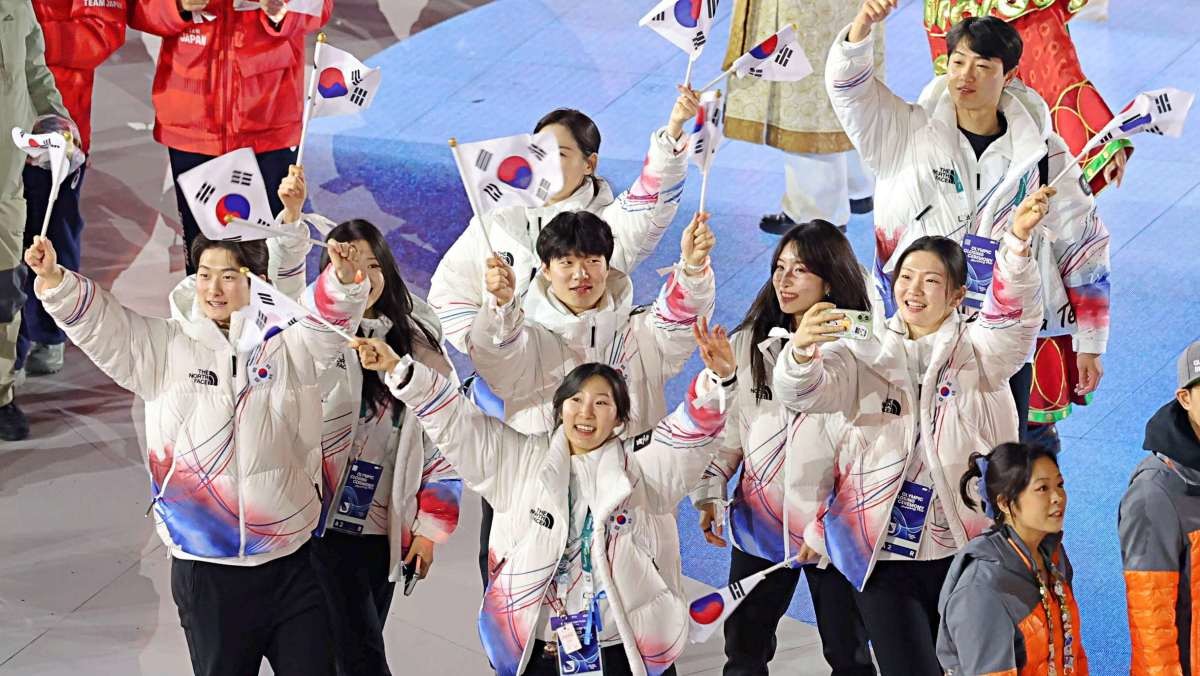 2026 밀라노·코르티나담페초 동계올림픽대회 폐막식에 입장하는 대한민국 선수들. / 뉴스1