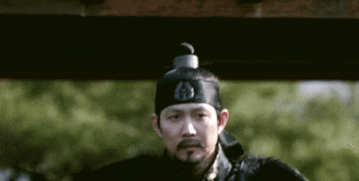 한국 영화 사상 가장 강렬한 등장신으로 꼽히는 '관상'의 수양대군 등장 장면 / ㈜쇼박스