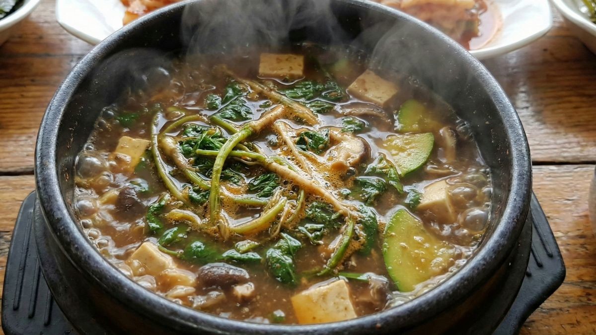 냉이 된장국 (AI 사진)