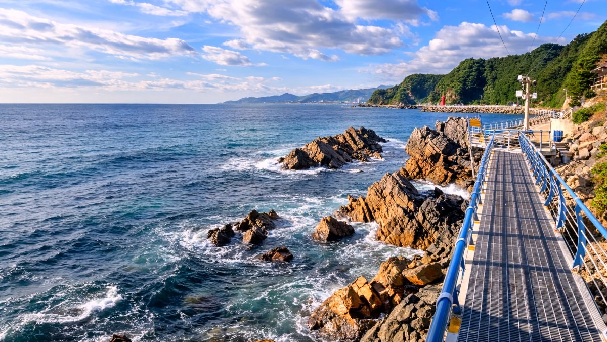 정동심곡 바다부채길. 기사 내용 토대로 AI툴 활용해 제작한 자료사진.