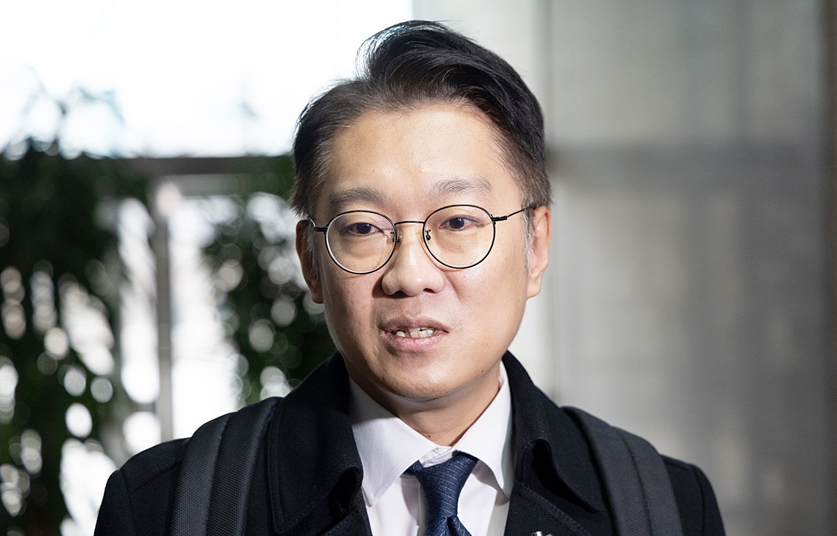 김남준 전 청와대 대변인이 24일 서울 여의도 국회에서 정청래 더불어민주당 대표와 면담을 마치고 취재진의 질문에 답하고 있다. / 뉴스1