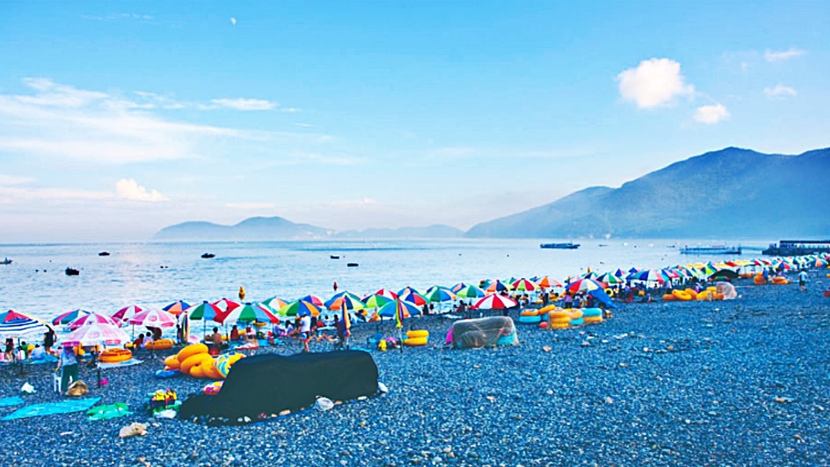 학동 흑진주 몽돌해변 / 거제관광문화 홈페이지