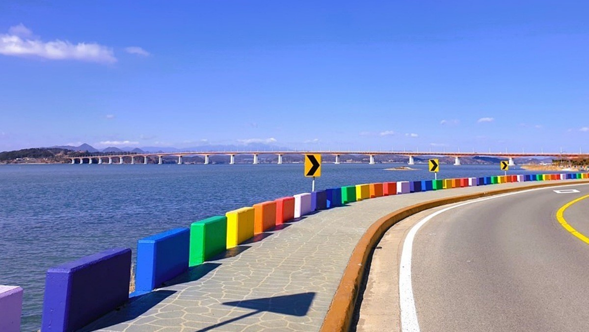 무지갯빛 해안도로 / 사천관광 홈페이지