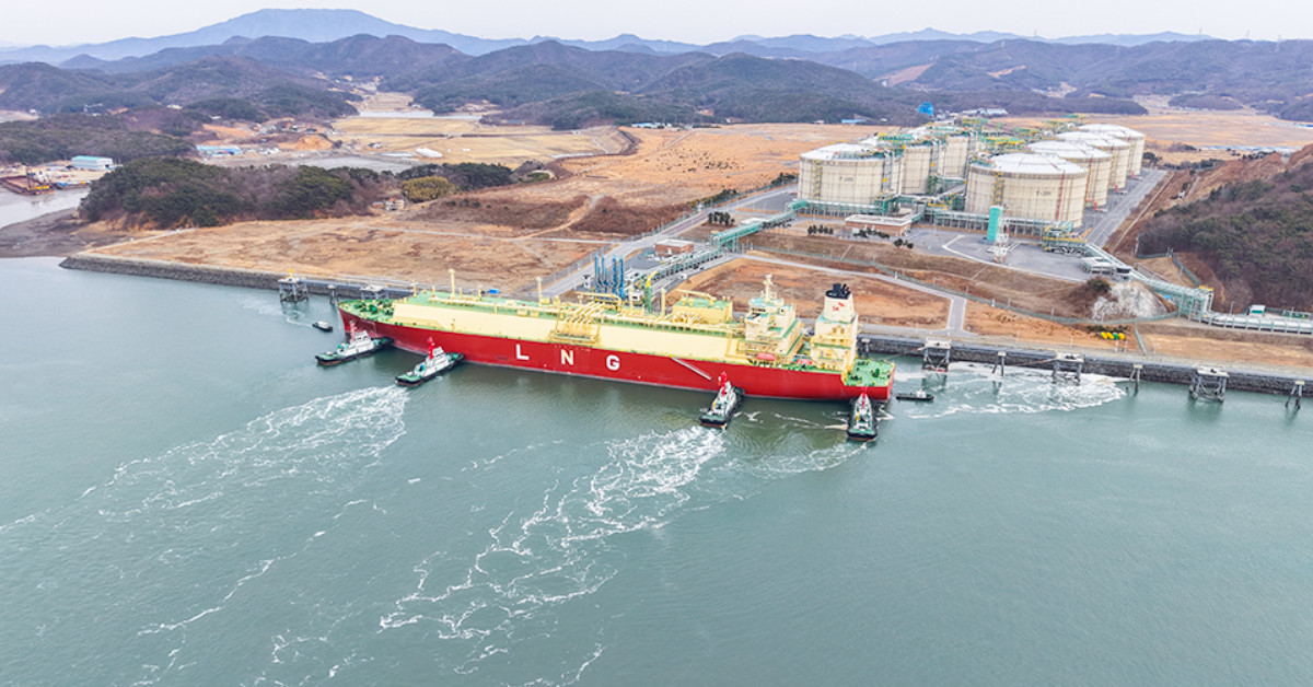 SK이노베이션 E&S가 호주 바로사(Barossa) 가스전에서 직접 생산한 액화천연가스(LNG)가 보령 LNG 터미널에 첫 입항하였다.     / SK이노베이션