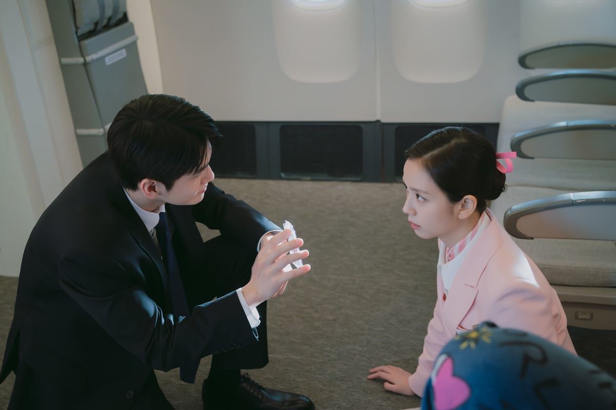 비밀 요원 남친 역을 맡은 옹성우 / 넷플릭스