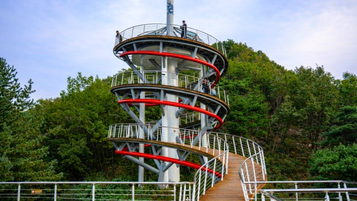 진천 한반도지형 전망공원 전망대. /    진천군 공식 블로그